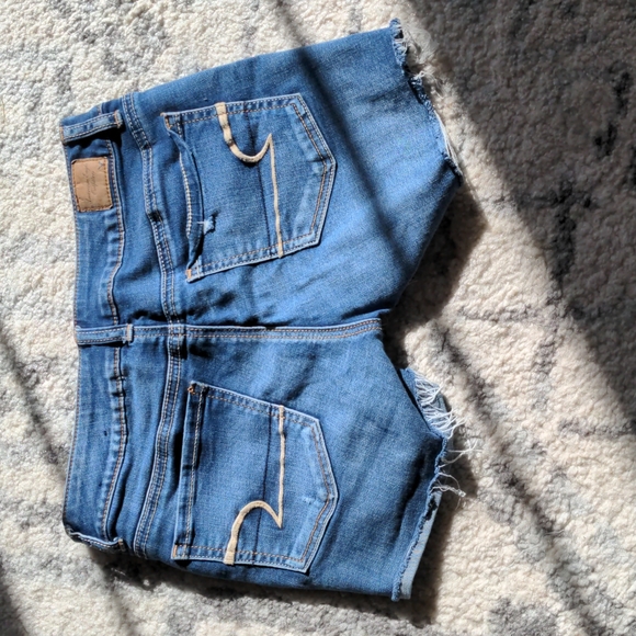 EUC AE Jean Shorts - Picture 2 of 4